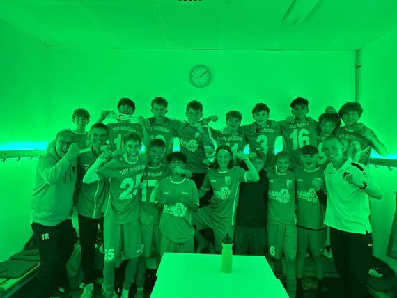 8:1-Heimsieg gegen den Tabellenführer – U15 übernimmt die Spitze!