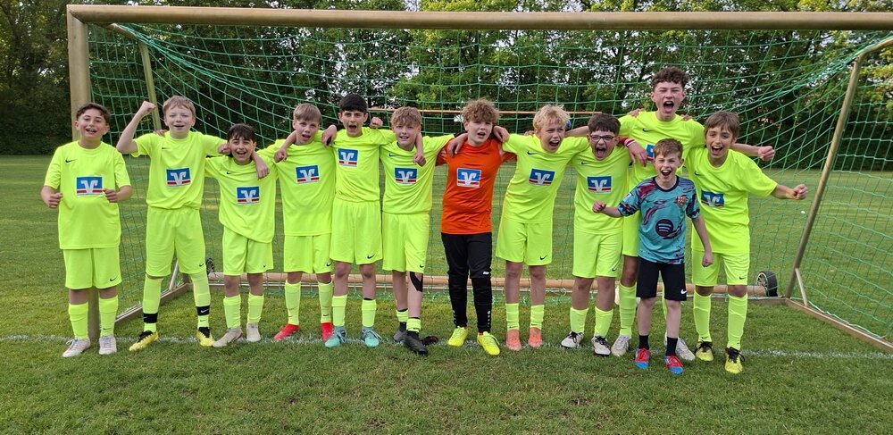 U13 dreht Rückstand und feiert ersten Saisonsieg